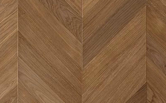 Chevron 45° wood floor in Oak: smoked, brushed, stained, varnished.