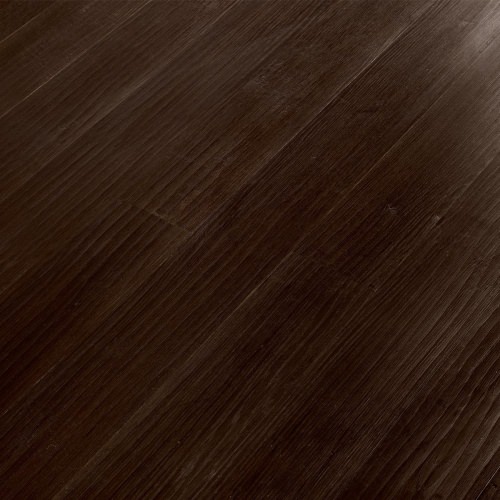 Engineered wood planks floor in Oak: hand planed, stained, varnished.